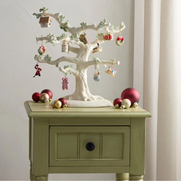 Lenox Twelve Days Of Christmas 12-Piece
Mini Ornament Set New in Nox - Picture 3 of 4